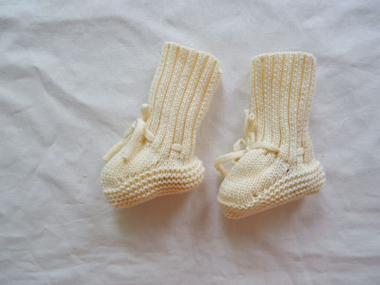 Mini Fashion - Varm og stilig - Strikkede babytøfler