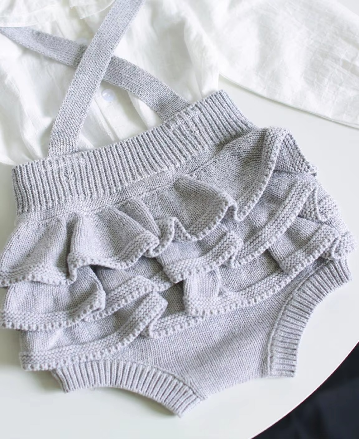Mini Fashion - Søt strikket baby-omper
