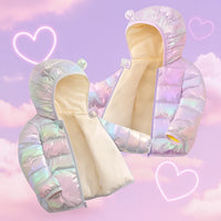 Thumbnail for CuddleCoat – Tykk vattert jakke med bjørnehette