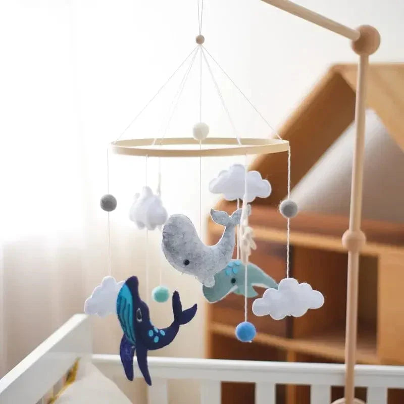 LittleNest – Naturlig ro – Babymobil i tre