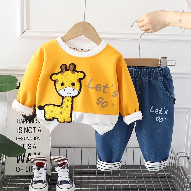 Mini Fashion – Myk og tøff – Sett med barneklær