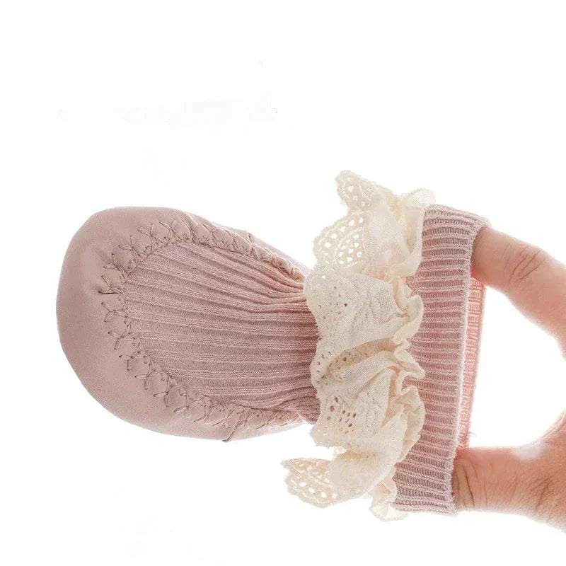Mini Fashion - Søt og trygg - babysko med sokker