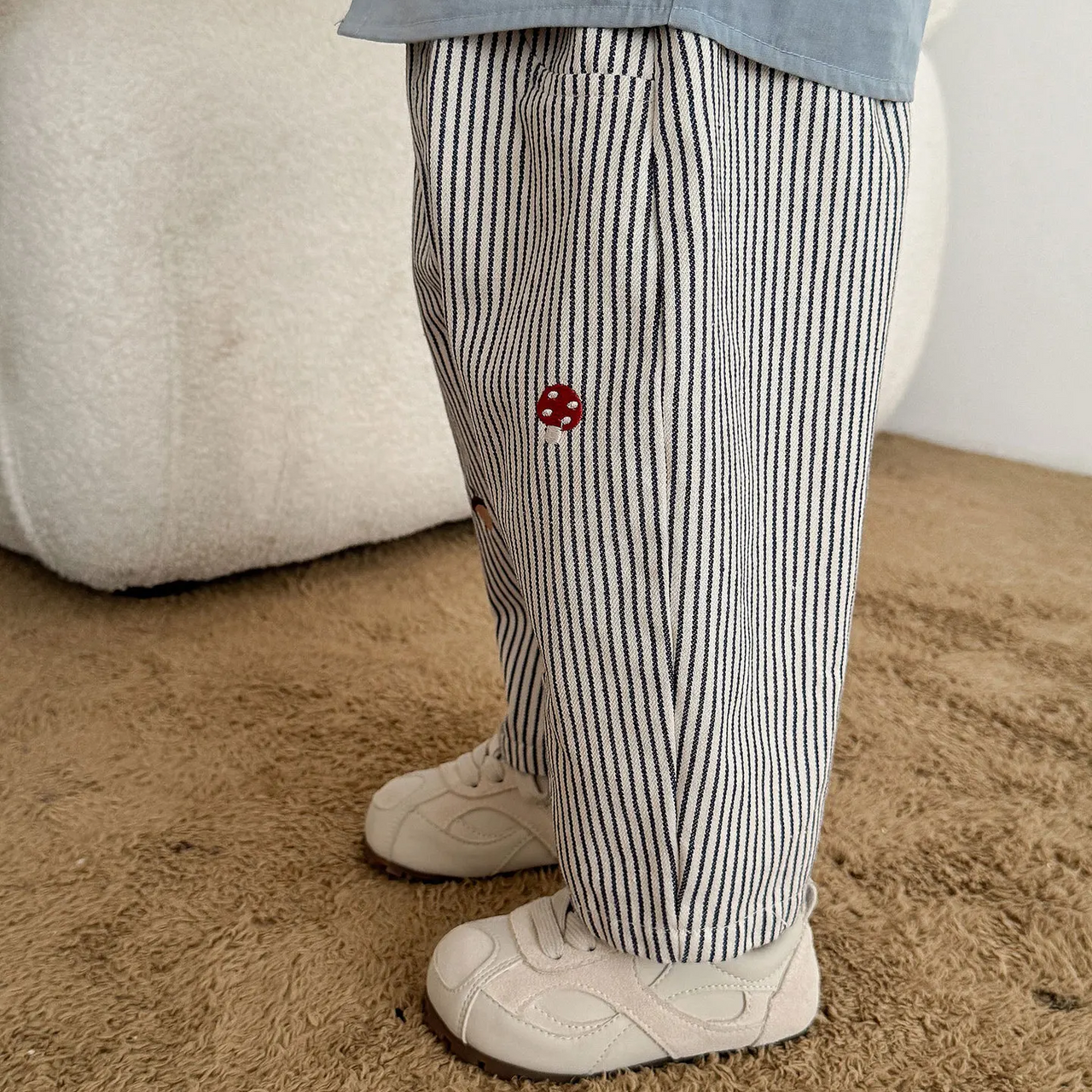 LittlePatch – Myke og behagelige – barnebukser med broderte detaljer