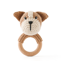 Thumbnail for CuddleRattle – Myk og leken – Heklet babyrangle med trering