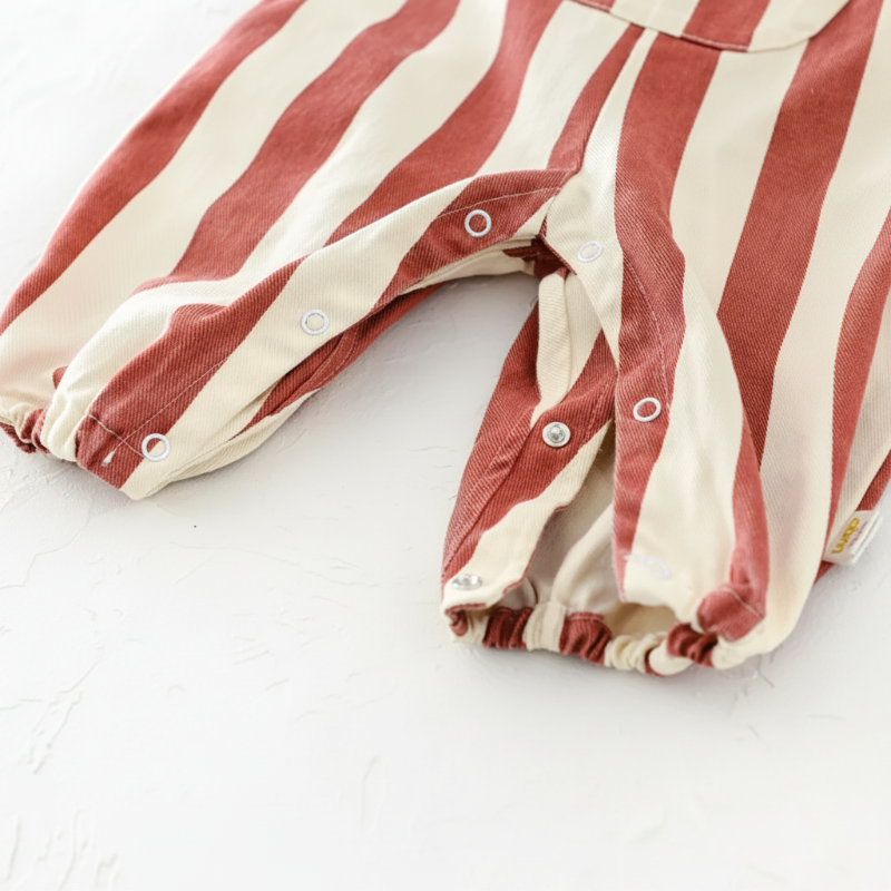 Striped Overall Romper – Myk og behagelig – Jumpsuit til barn