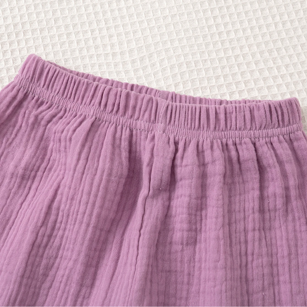 SoftCharm – Elegant og komfortabelt – Jentesett med topp med volanger og lange bukser