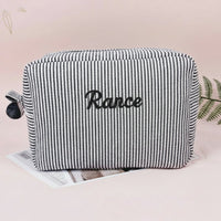 Thumbnail for Striped Name Pouch – Personlig og stilig – Sminkeveske
