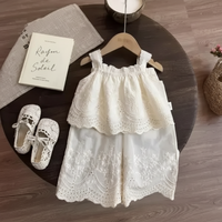 Thumbnail for TinyLuxe – Sommersett med bluse i blonder og bukser med vide ben