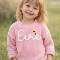 Thumbnail for TinyStitch – Personlig strikket navnetrøye for barn
