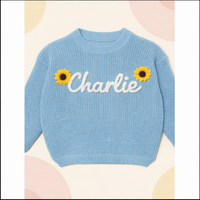 Thumbnail for TinyStitch – Personlig strikket navnetrøye for barn