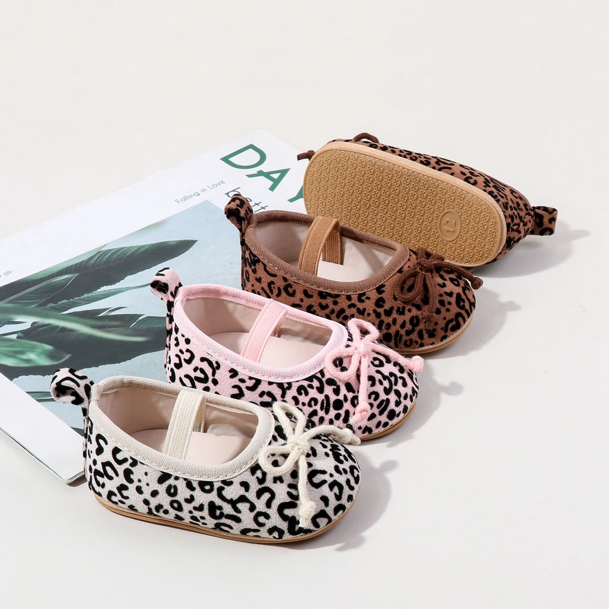 TinyStyle – Søte og elegante – babysko til jenter med leopardmønster