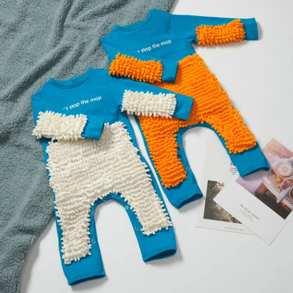 TinyCleaner – Myk og praktisk – babyjumpsuit til å krype og leke i