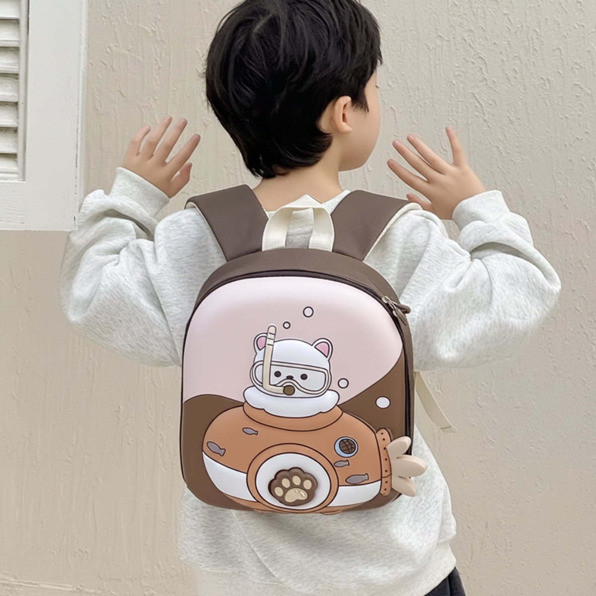KiddoPack – Søt og praktisk – barneryggsekk med selvlysende ben