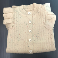 Thumbnail for MiniAurora – Mykt og elegant – Strikket babydrakt med englevinger og pannebånd