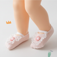 Thumbnail for SweetFeet – Myke og søte – babysokker med blomster og blonder