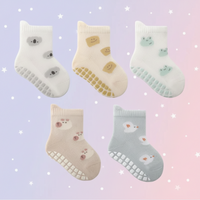 Thumbnail for Soft Grip Socks – Myke og praktiske – sklisikre babysokker