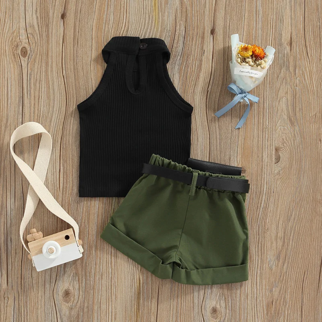 MiniFashionista – Elegant & Trender – Jentesett med topp, shorts og hofteveske