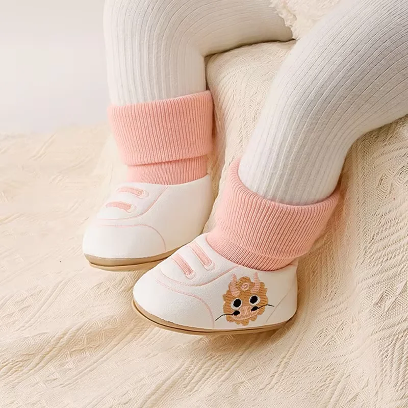 LittleCloud – Koselig og praktisk – varme babysko med høye sokker