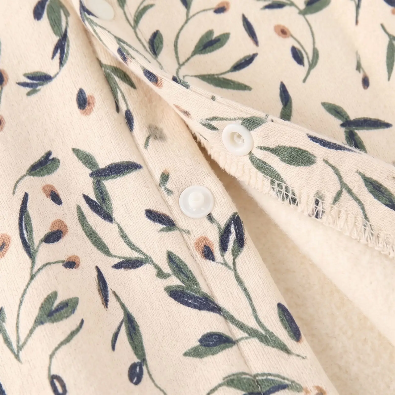 FloraCozy – Myk og varm – Vinterbody til babyjenter med blomstermønster
