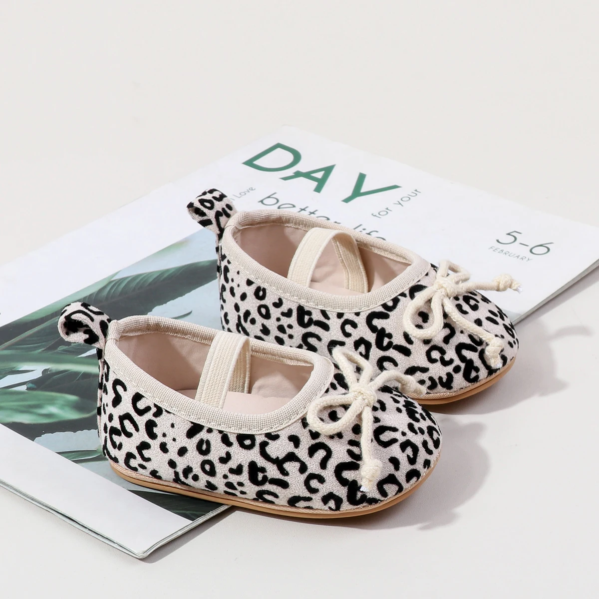 TinyStyle – Søte og elegante – babysko til jenter med leopardmønster