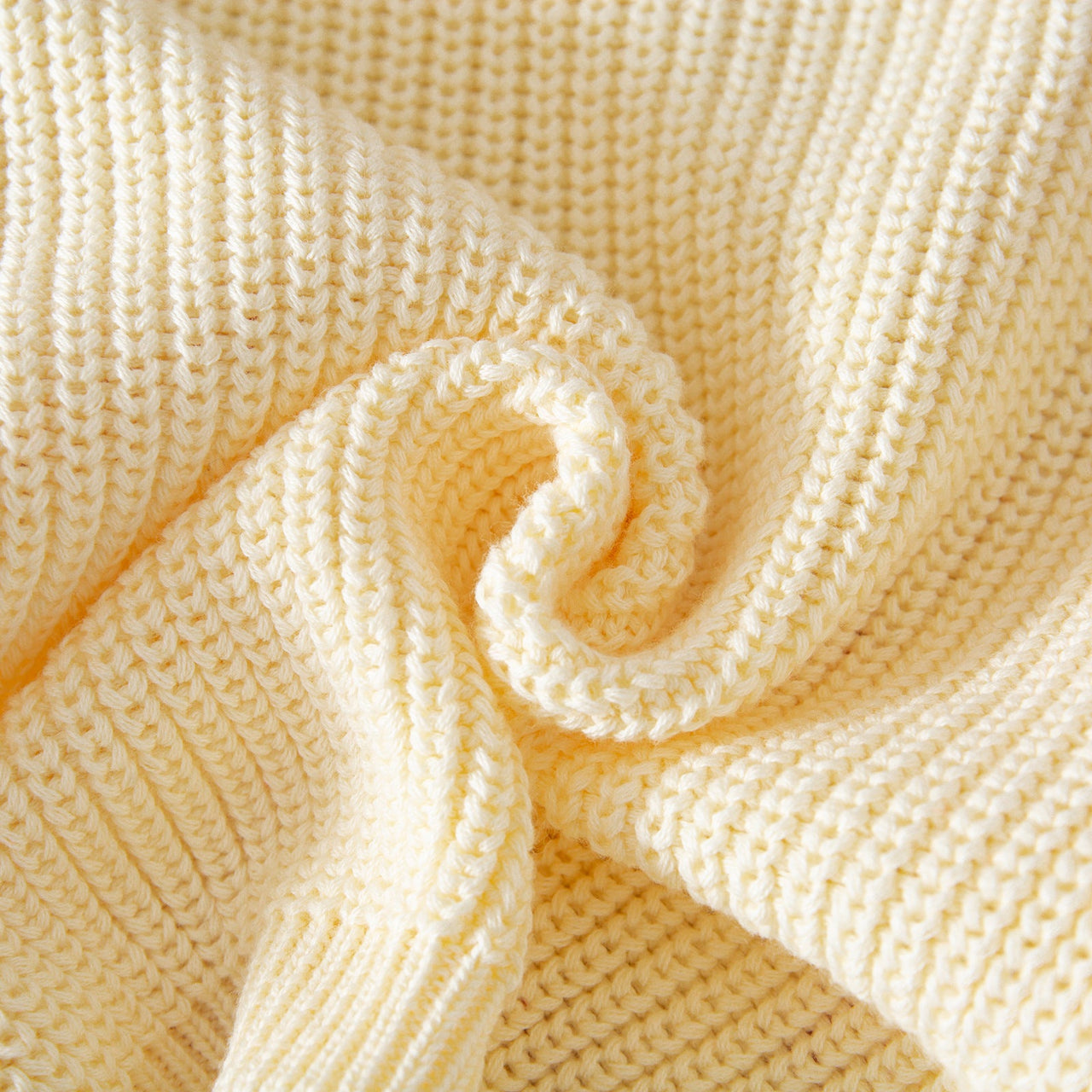 JoyKnit – Koselig og varm – Julegenser med tekst
