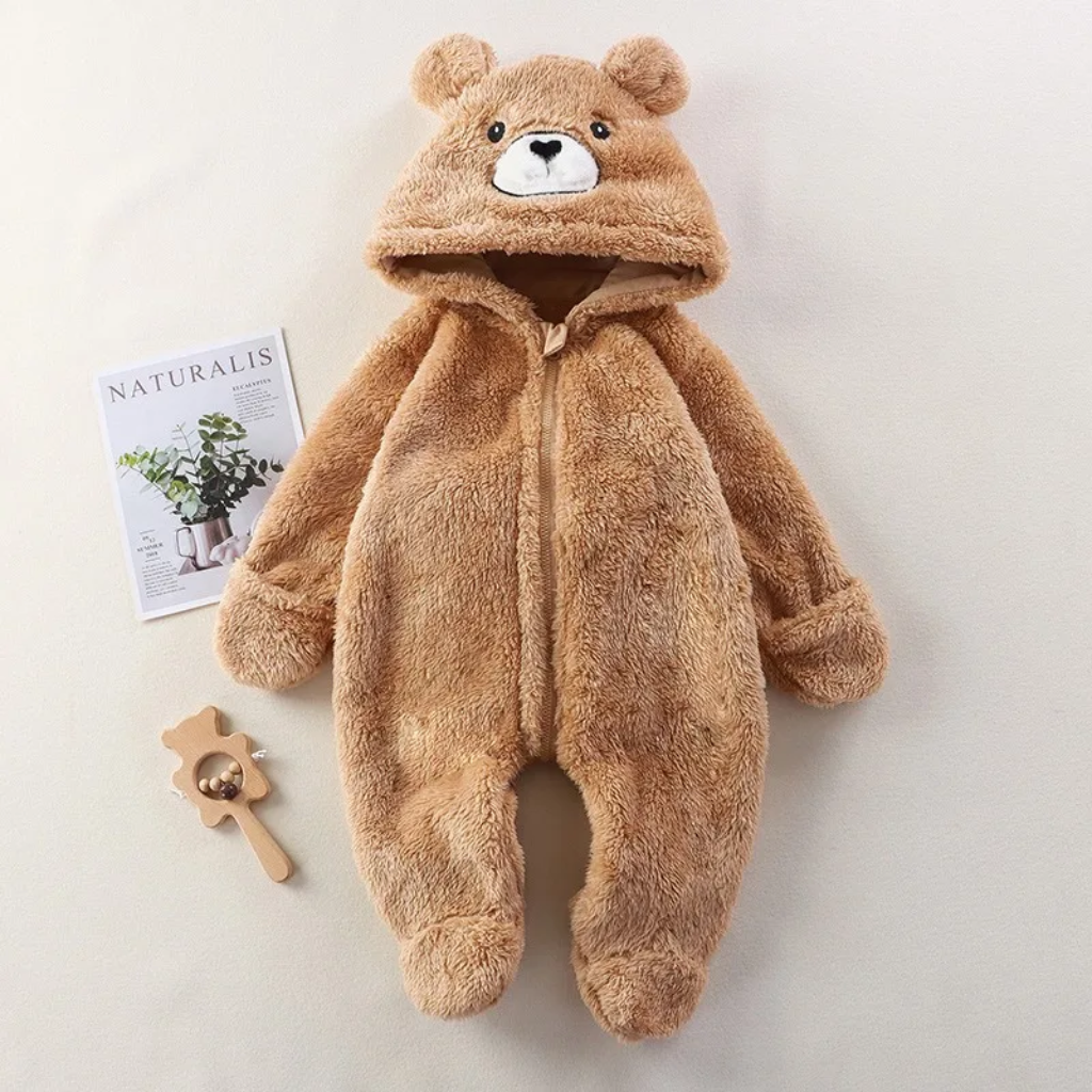 CozyBear – Myk og varm – Babybody med dyrehode på hetten