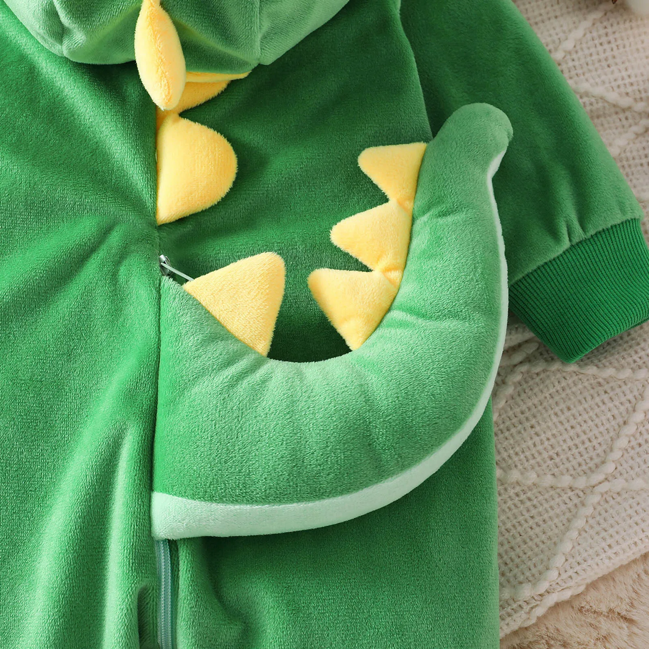 RoarBuddy – Søt og leken – Baby-dinosaur-onesie med hette