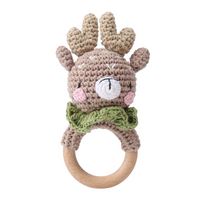 Thumbnail for CuddleRattle – Myk og leken – Heklet babyrangle med trering