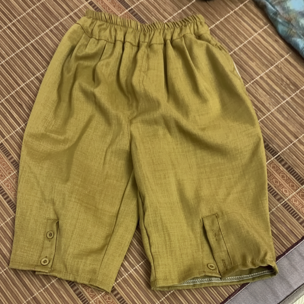 LittleGent – Trendy og uformelt – Guttesett med rutete skjorte og korte bukser