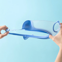 Thumbnail for SplashGuard –Komfortabel og praktisk – dusjhette til baby med ansiktsbeskyttelse