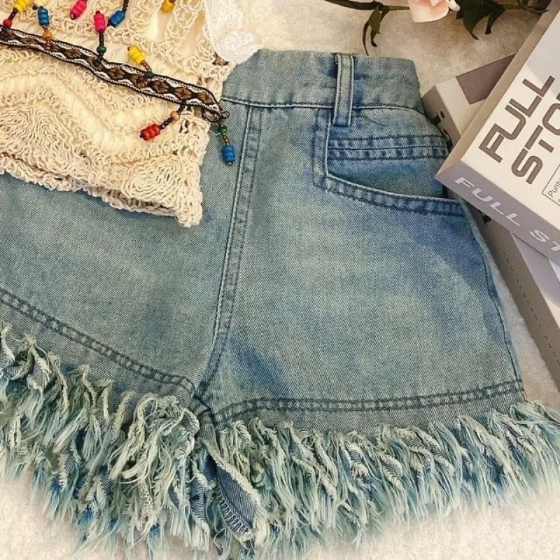 MiniChic – Stilig og komfortabelt – Sett med boho-top og jeansshorts