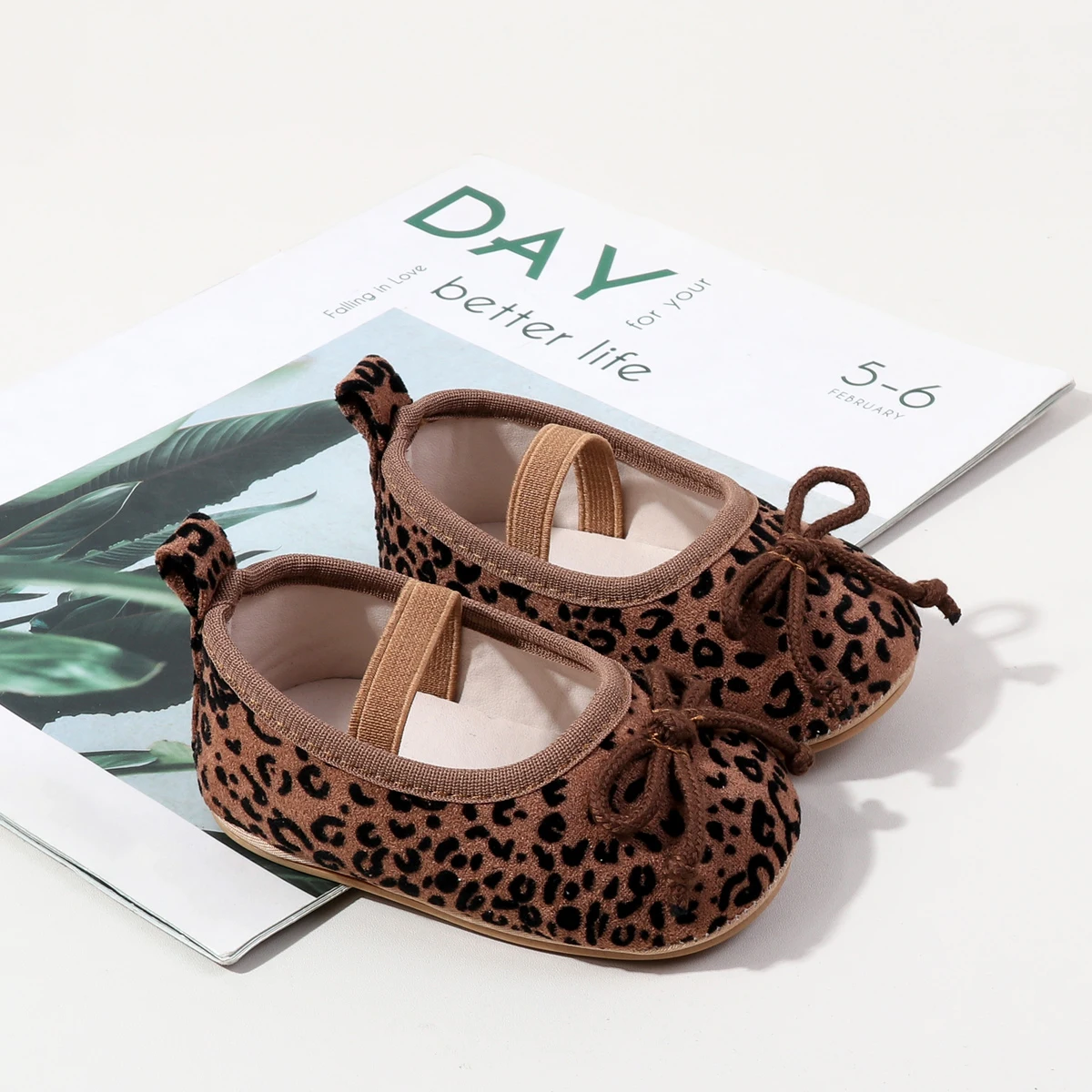 TinyStyle – Søte og elegante – babysko til jenter med leopardmønster