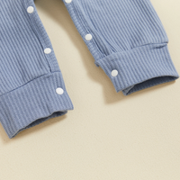 Thumbnail for CuddleBaby – Hei, jeg er ny her – Sett med babyjumpsuit og lue