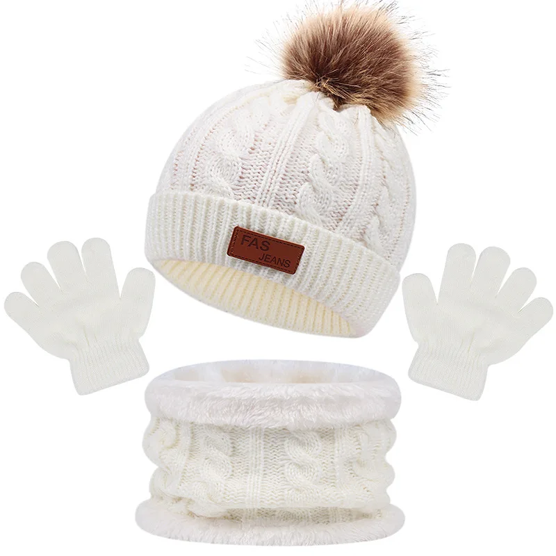 CozyPom – Varmt og mykt – Vintersett med lue, skjerf og hansker