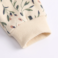 Thumbnail for FloraCozy – Myk og varm – Vinterbody til babyjenter med blomstermønster