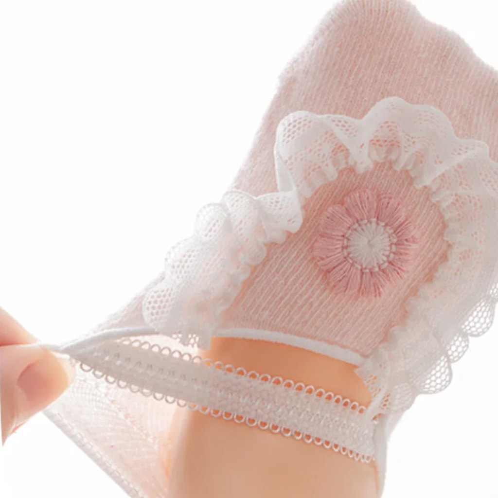 SweetFeet – Myke og søte – babysokker med blomster og blonder