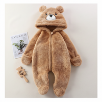 Thumbnail for CozyBear – Myk og varm – Babybody med dyrehode på hetten