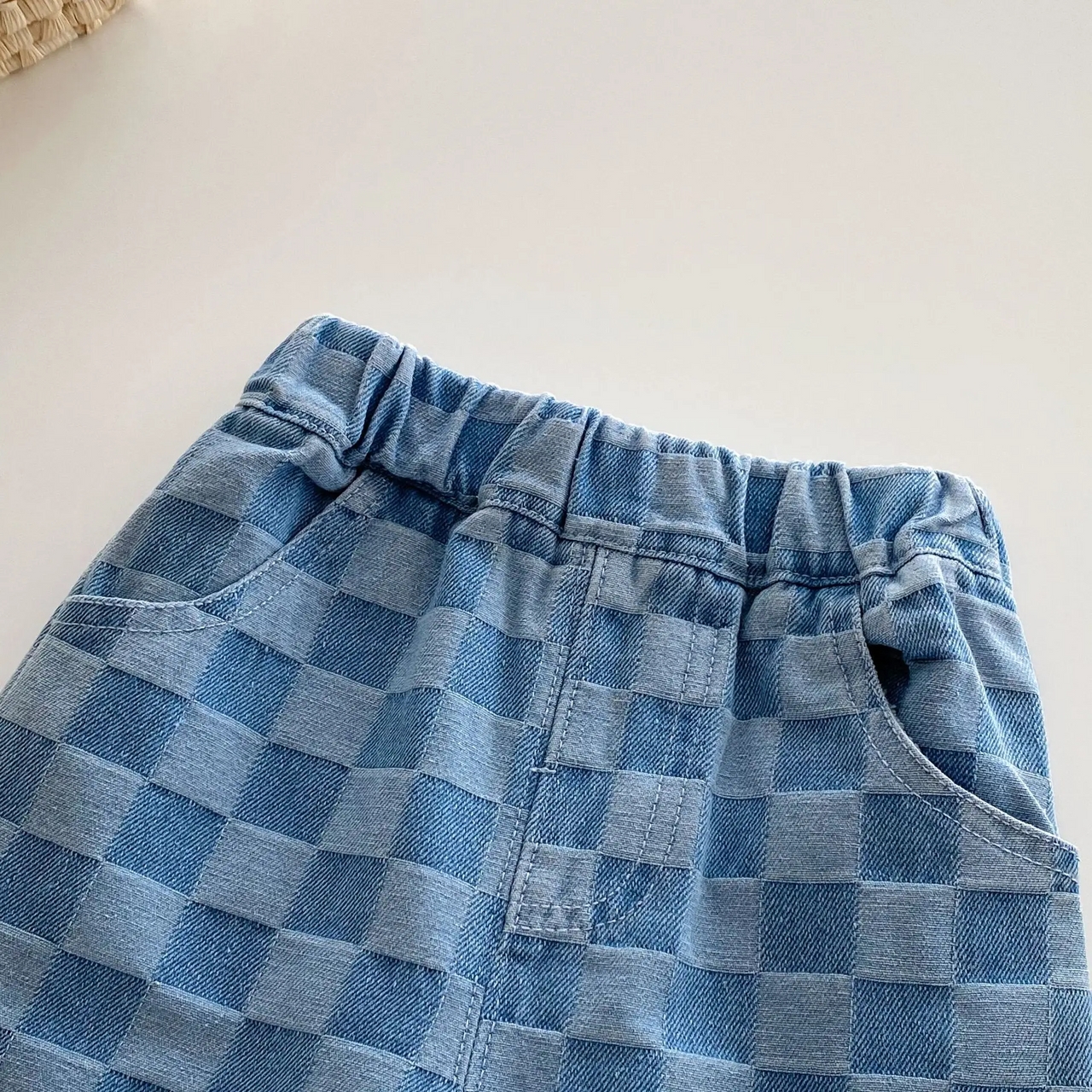 DenimCheck – Komfortable og trendy – barnebukser med rutemønster