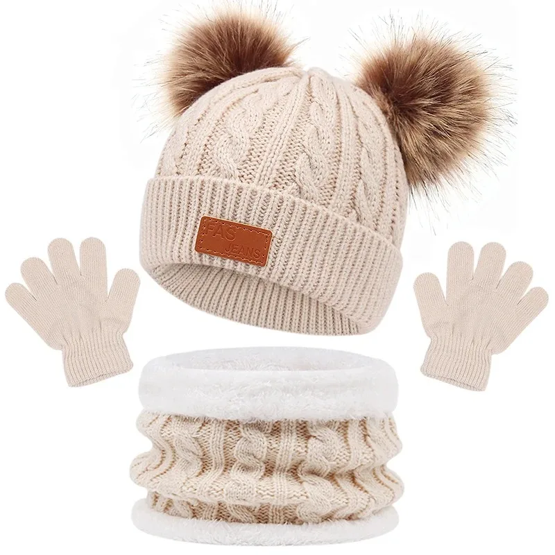 CozyPom – Varmt og mykt – Vintersett med lue, skjerf og hansker