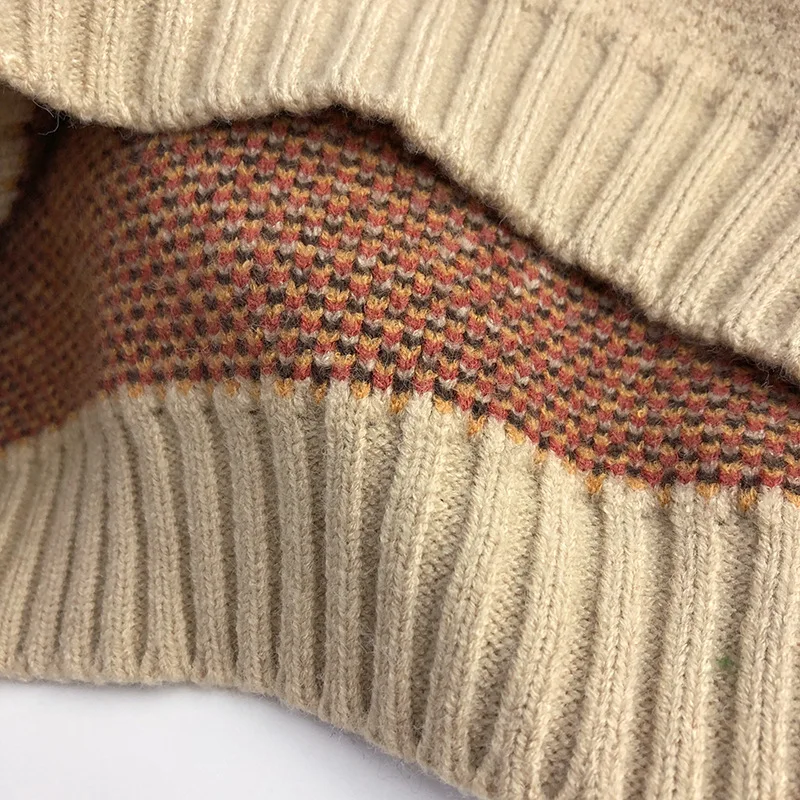 LittleRetro – Varm og stilig – Strikket barnegenser med diamantmønster