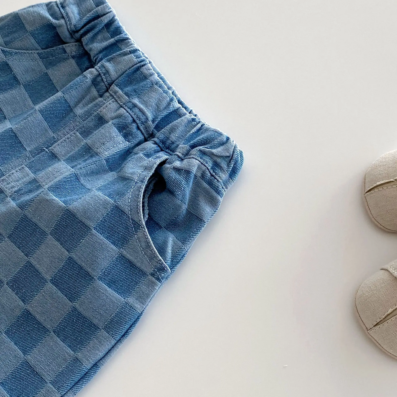 DenimCheck – Komfortable og trendy – barnebukser med rutemønster