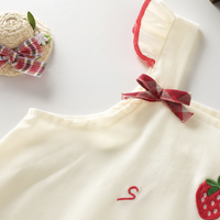 Thumbnail for BerryBloom – Søt og behagelig – Jentekjole med jordbær- og kanin-patch