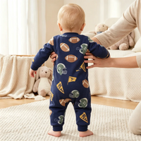 Thumbnail for WarmBuddy – Søt og myk – babyjumpsuit i fleece med tegneserieprint
