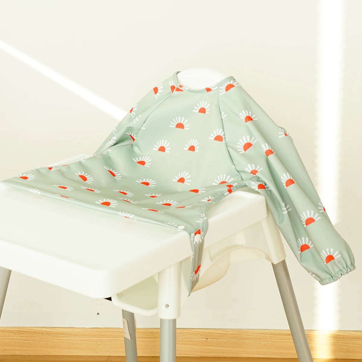 MessyFree –Vanntett og praktisk – babyforkle med lange ermer