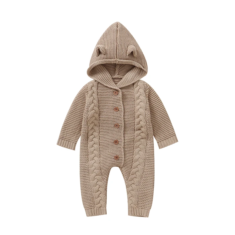 SoftKnit – Varm og søt – Strikket babyjumpsuit med hette
