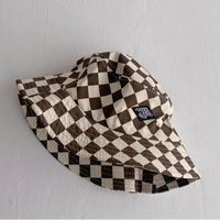 Thumbnail for Bucket Hat – Søt og beskyttende – barnehat i rutemønster