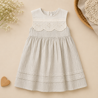 Thumbnail for Lace Stitching Dress – Elegant og komfortabelt – Blonder og sømmer