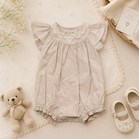 Thumbnail for Vintage Rompers – Tidløs og myk – Baby-jumpsuit