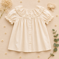 Thumbnail for Ruffle Collar Top – Elegant og komfortabel – Top med dekorativ krage og puffermmer