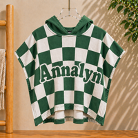 Thumbnail for Personalized Hooded Towel – Myk og unik – Personlig badekåpe til barn